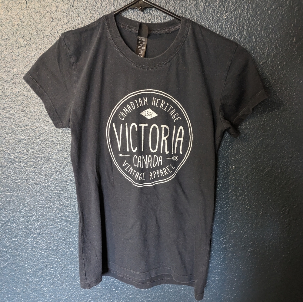 Initial Attraction: Victoria, Canada Tshirt Size S/P